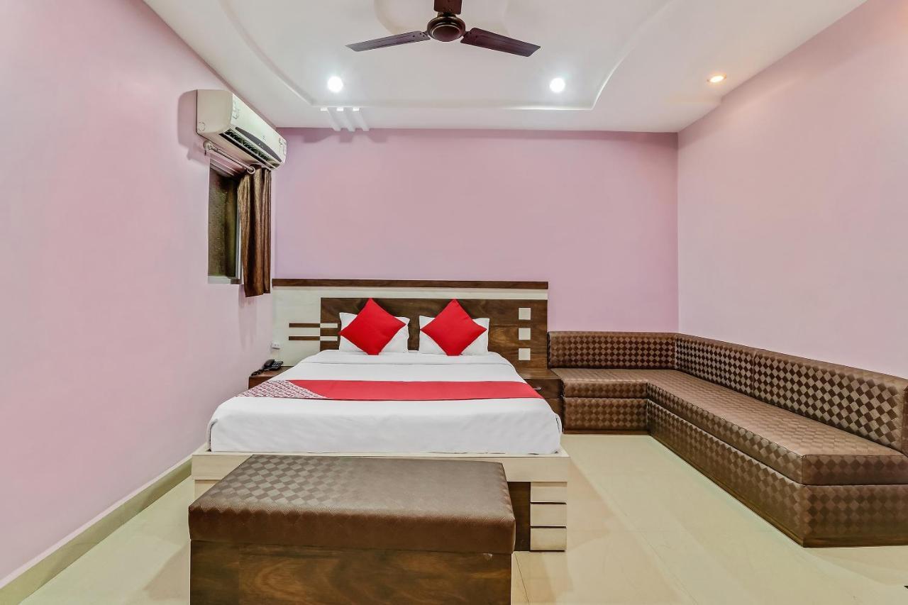 Super Hotel O Royal Raj Nandgaon Esterno foto